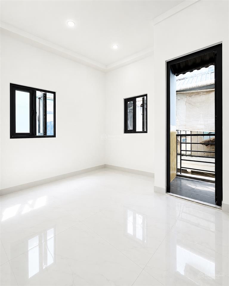 Bán nhà âu dương lân, quận 8  3 phòng ngủ, nhỉnh 2 tỷ