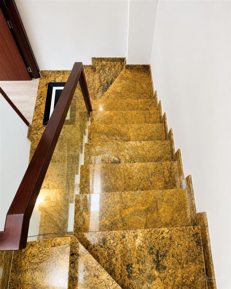 Nhà mặt tiền  căn góc âu dương lân, có sẵn dòng tiền 18 triệu/tháng, 4 tầng, giá 9,5 tỷ