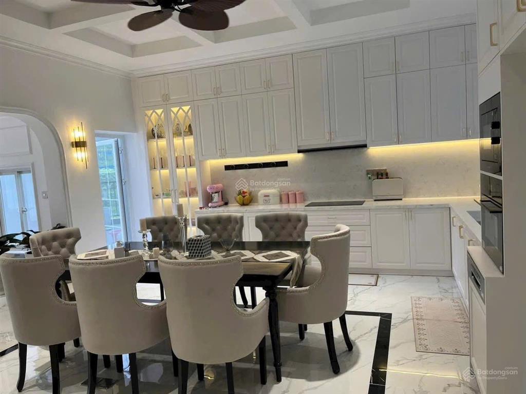 Bán biệt thự mặt tiền trần thị liền khu làng đại học nhà bè