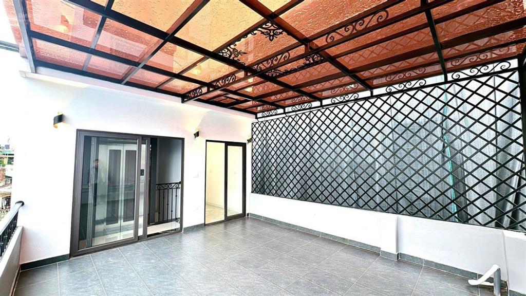 Bán nhà lạc hồng  ngõ thông  lô góc 2 mặt thoáng  6 tầng thang máy  10m ra ô tô tránh đỗ