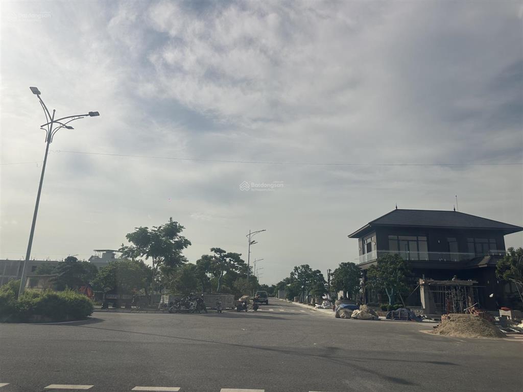 Đấu giá an trại, an lư giảm sâu cho nhà đầu tư bắt đáy. 90m chỉ 3 tỷ 200