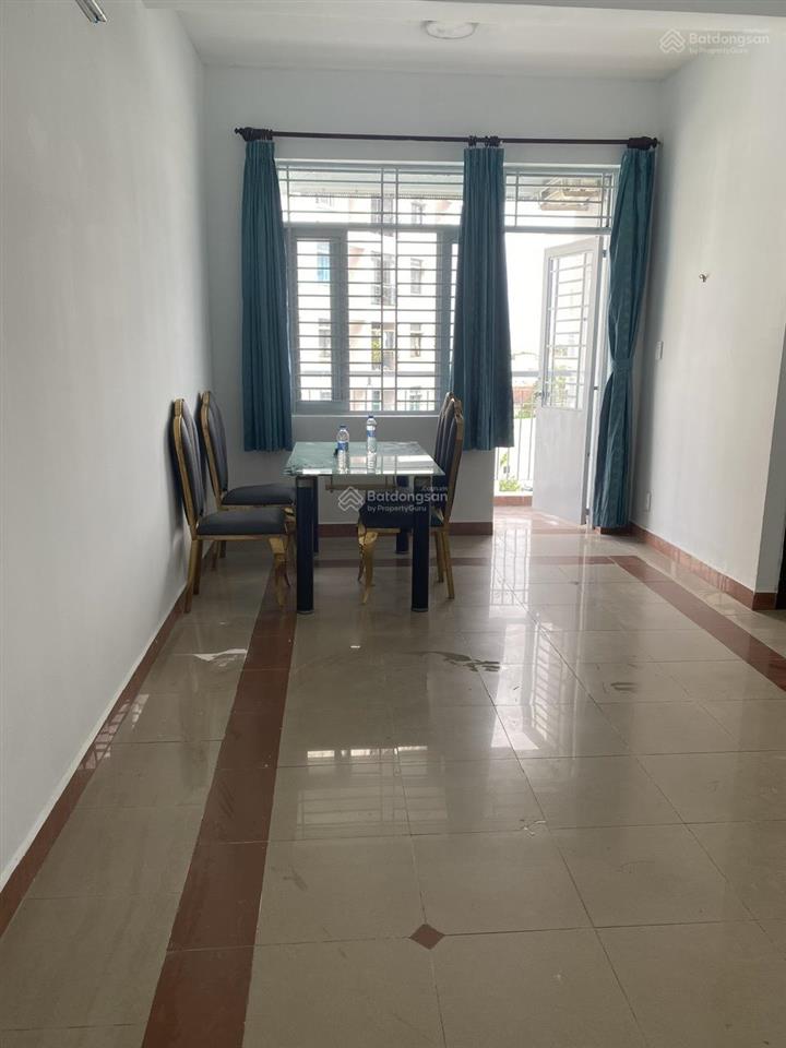 Bán căn hộ 312 lạc long quân, dt 66m2. sổ riêng, 2pn, 1wc, ban công. lầu 7 thang máy.