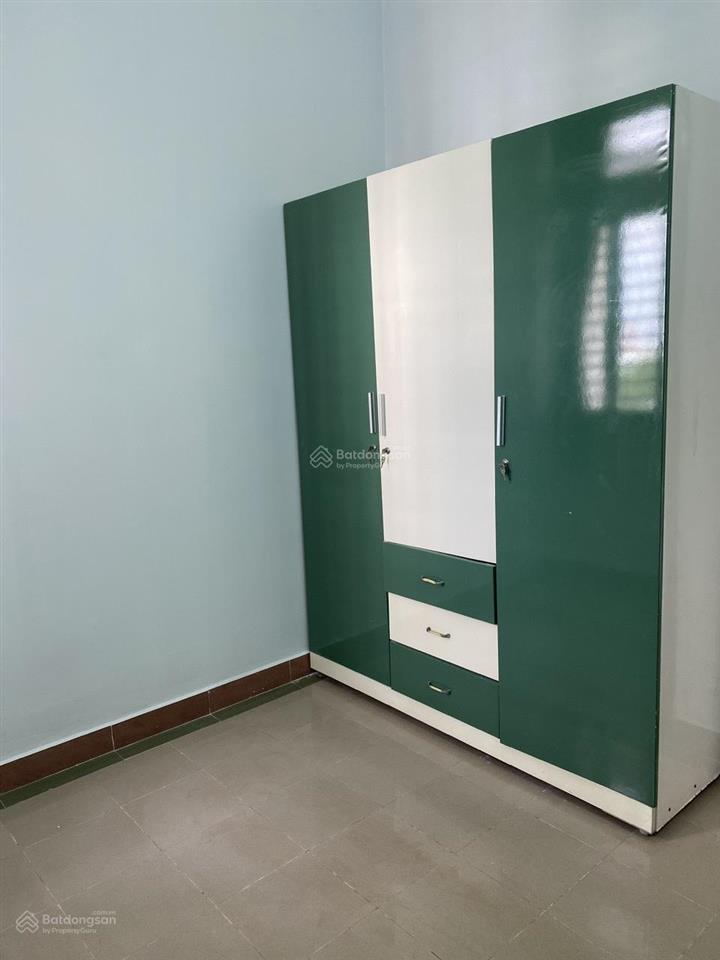 Bán căn hộ 312 lạc long quân, dt 66m2. sổ riêng, 2pn, 1wc, ban công. lầu 7 thang máy.