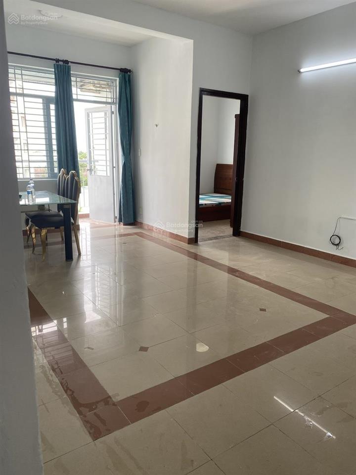 Bán căn hộ 312 lạc long quân, dt 66m2. sổ riêng, 2pn, 1wc, ban công. lầu 7 thang máy.