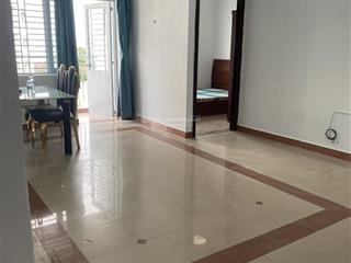 Bán căn hộ 312 lạc long quân, dt 66m2. sổ riêng, 2pn, 1wc, ban công. lầu 7 thang máy.