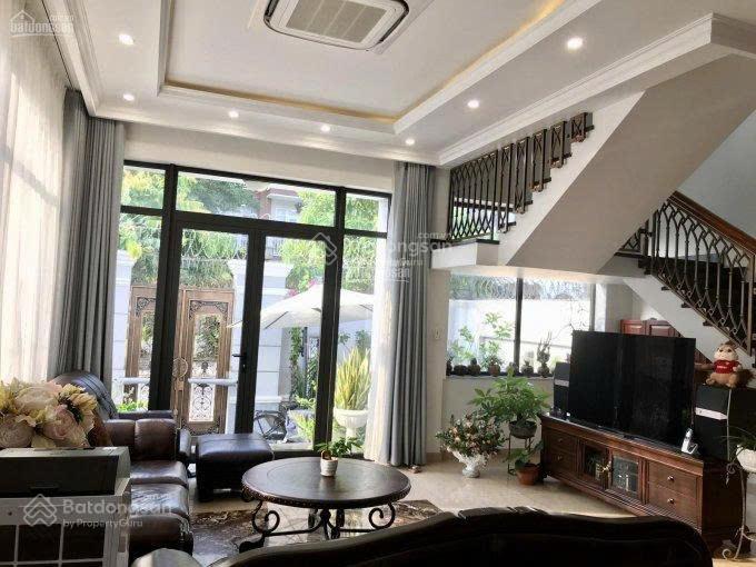 Chủ ngộp lắm cần bán biệt thự đặng thùy trâm, dt 10x20m. trệt 2 lầu tum. sổ hoàn công.