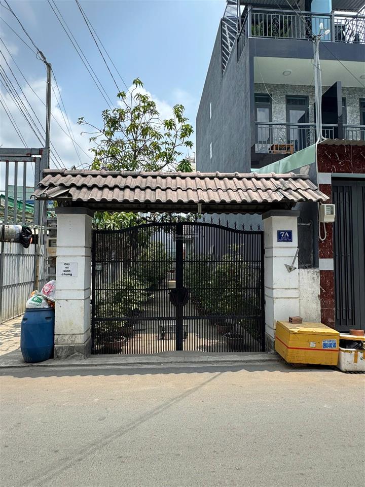 Bán nhà mặt tiền đường số 46, phú hữu, dt 290m2.full thổ cư. có 2 căn nhà song lập. giá rẻ đầu tư.