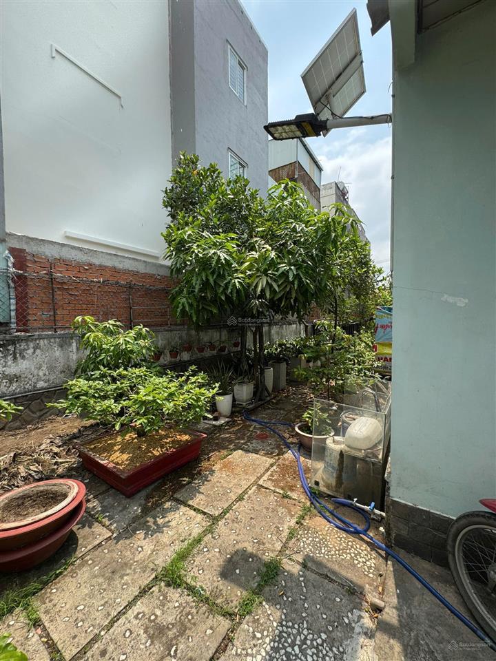 Bán nhà mặt tiền đường số 46, phú hữu, dt 290m2.full thổ cư. có 2 căn nhà song lập. giá rẻ đầu tư.