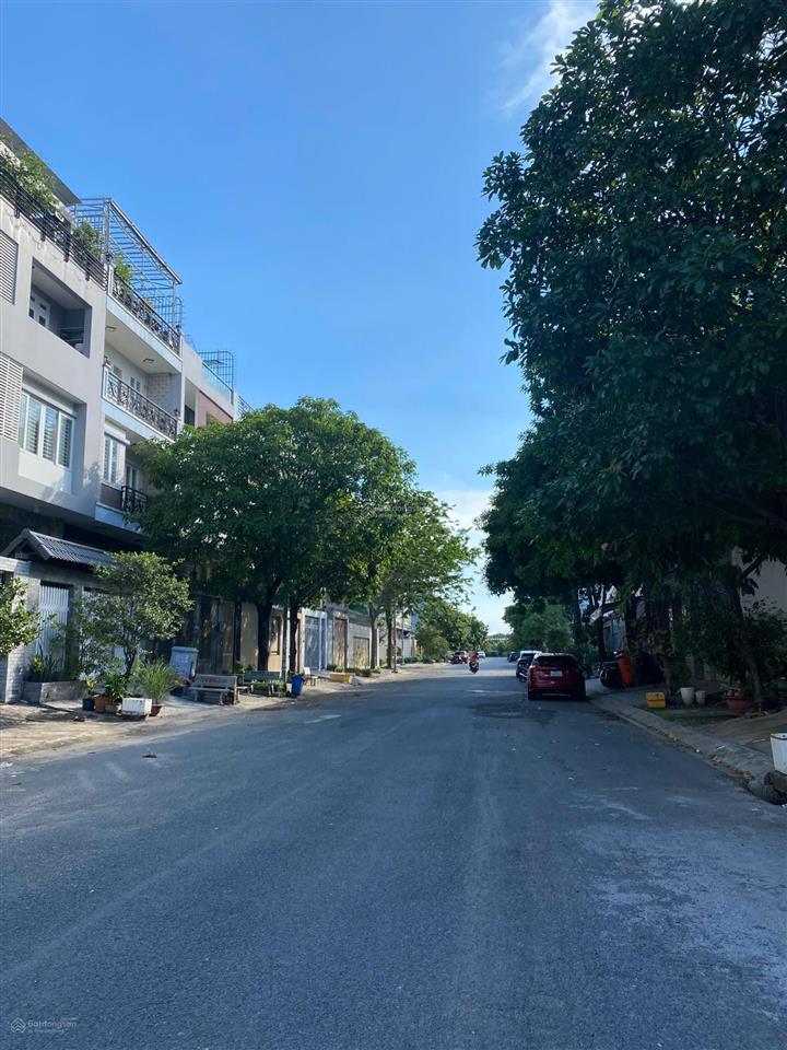 Bán chdv 1 sẹc đặng thùy trâm, dt 5x24m. 14 phòng. view công viên. doanh thu 68tr/tháng