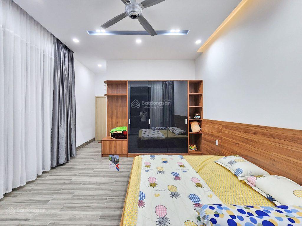Cho thuê căn góc 2 mặt hẻm đặng thùy trâm, trệt 1 lầu có 2pn, 2wc. dt 4x20m. xe hơi tận cửa nhà