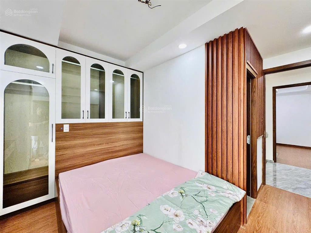 Bán nhà hẻm 6m thông gv sang đặng thùy trâm, trệt 3 lầu st. 4pn, 4wc.