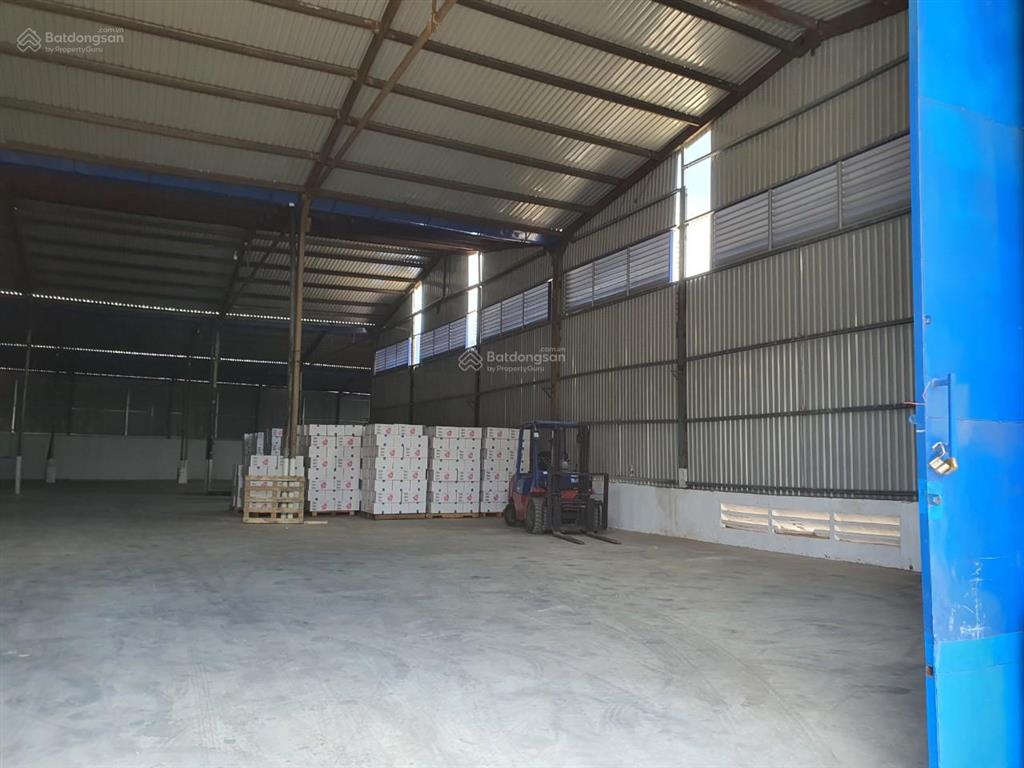 Cho thuê kho hẻm 9m đặng thùy trâm, dt 10x20m. xe tải ra vào thoải mái