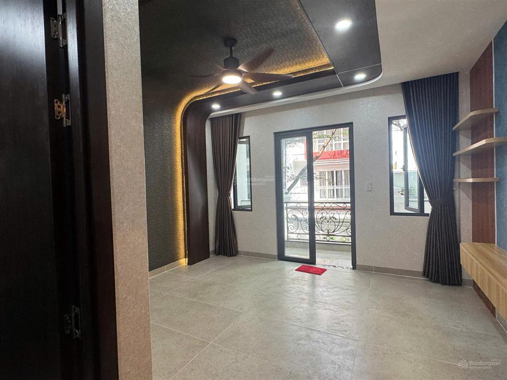 Cho thuê nhà mới xây hẻm 9m đặng thùy trâm. dt 4,5x18m. trệt 2 lầu st. 4pn, 5wc
