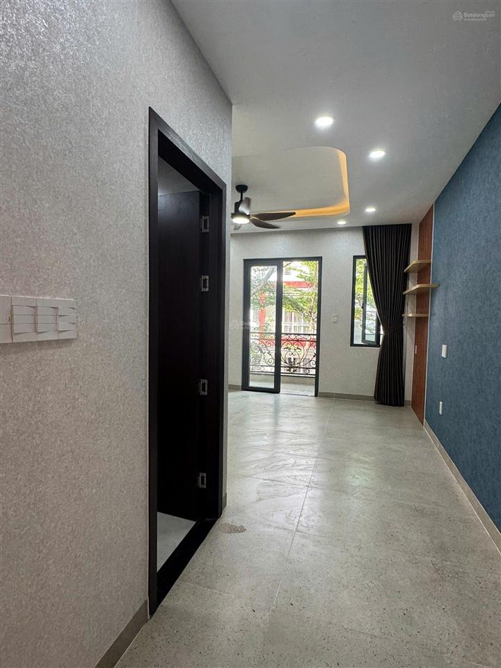 Cho thuê nhà mới xây hẻm 9m đặng thùy trâm. dt 4,5x18m. trệt 2 lầu st. 4pn, 5wc