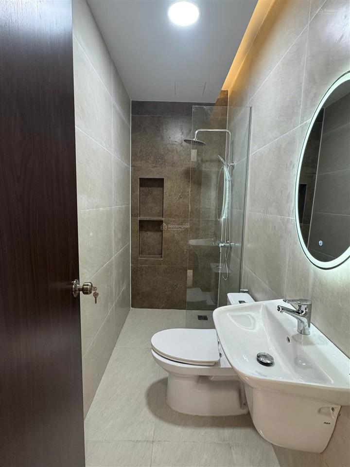 Cho thuê nhà mới xây hẻm 9m đặng thùy trâm. dt 4,5x18m. trệt 2 lầu st. 4pn, 5wc