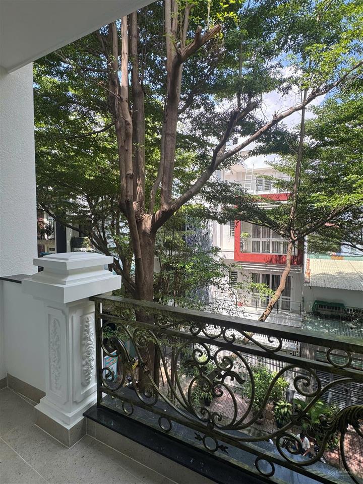 Cho thuê nhà mới xây hẻm 9m đặng thùy trâm. dt 4,5x18m. trệt 2 lầu st. 4pn, 5wc
