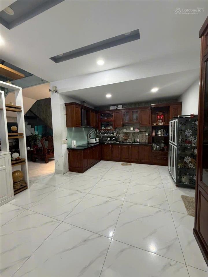 Cho thuê nhà hẻm 8m bình lợi, dt 6x20m. trệt 2 lầu. 3pn, 4wc, có nội thất