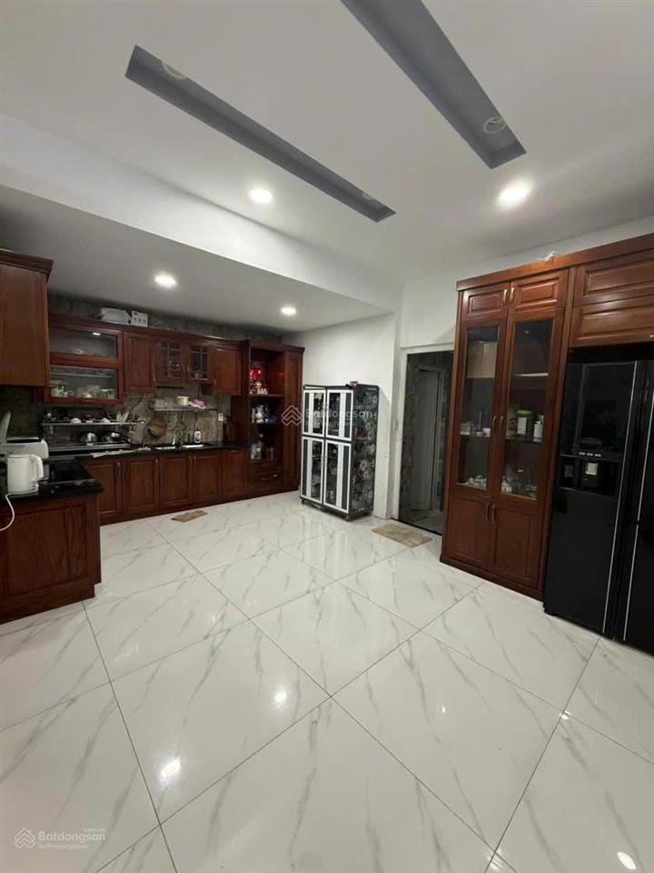Cho thuê nhà hẻm 8m bình lợi, dt 6x20m. trệt 2 lầu. 3pn, 4wc, có nội thất