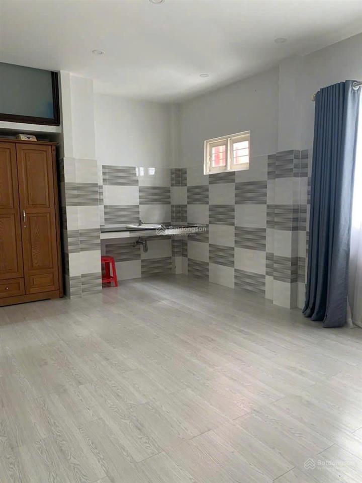 Cho thuê nhà hẻm 8m bình lợi, dt 6x20m. trệt 2 lầu. 3pn, 4wc, có nội thất