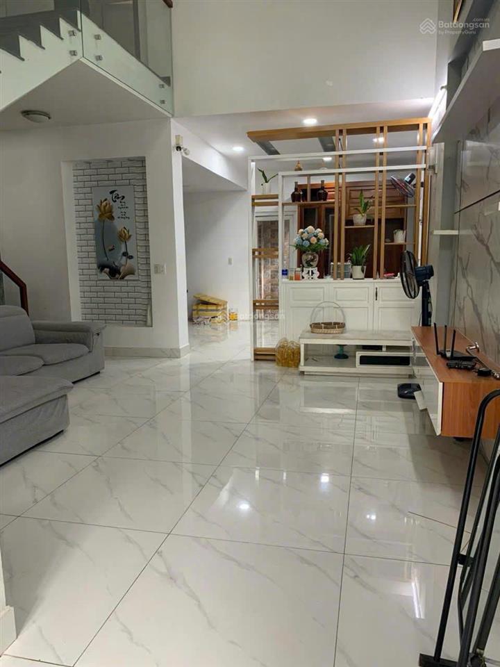 Cho thuê nhà hẻm 8m bình lợi, dt 6x20m. trệt 2 lầu. 3pn, 4wc, có nội thất