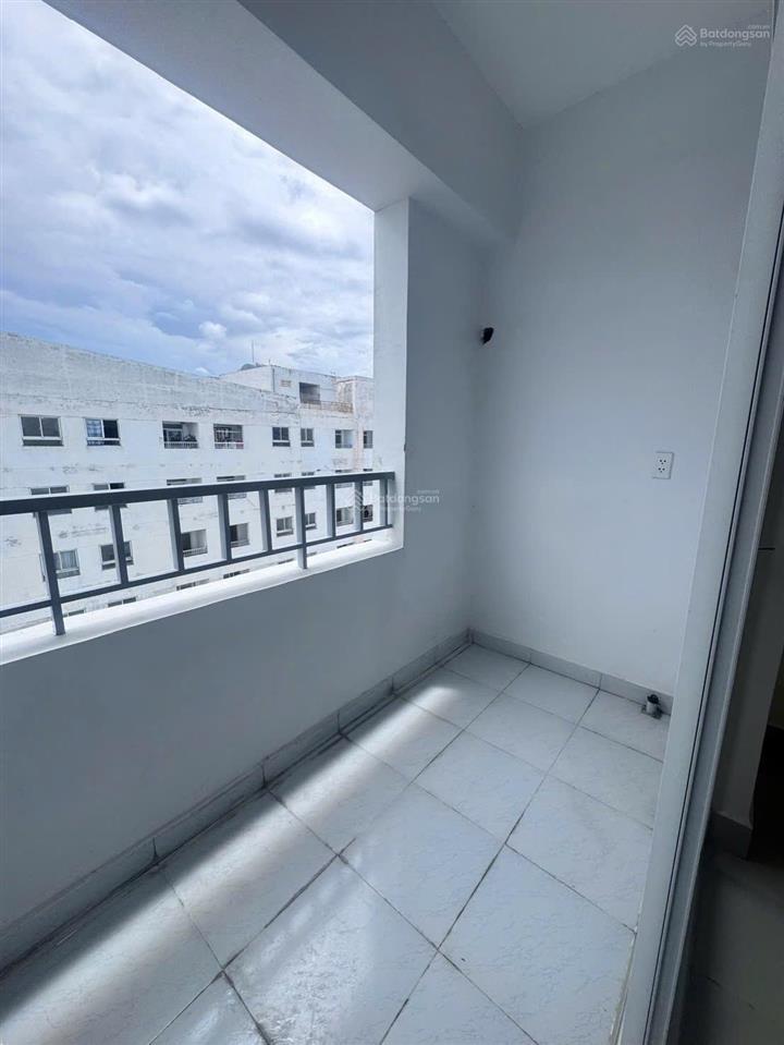 Bán căn hộ cc 1050 phan chu trinh. dt 61,5m2. đã có sổ. 2pn, 1wc. thang máy.