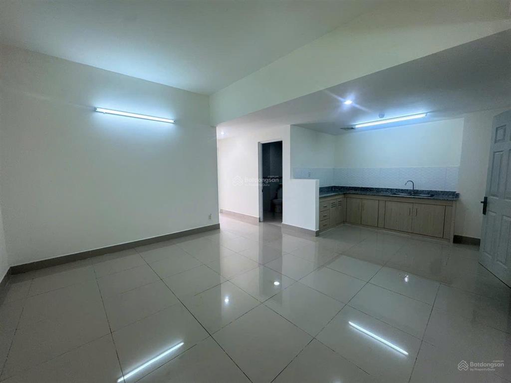 Bán căn hộ cc 1050 phan chu trinh. dt 61,5m2. đã có sổ. 2pn, 1wc. thang máy.
