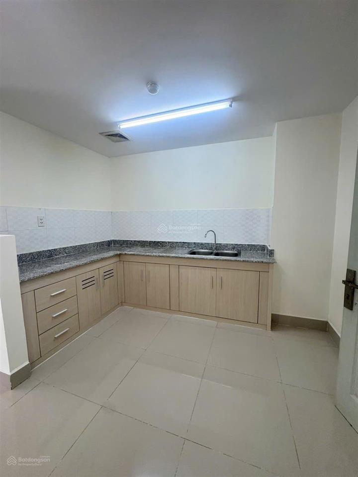 Bán căn hộ cc 1050 phan chu trinh. dt 61,5m2. đã có sổ. 2pn, 1wc. thang máy.