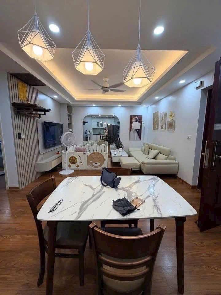 Chung Cư Hoàng Quốc Việt Bán Căn 3 Phòng Ngủ 80m² Giá 6 Tỷ (SDT: 083.848.9898)