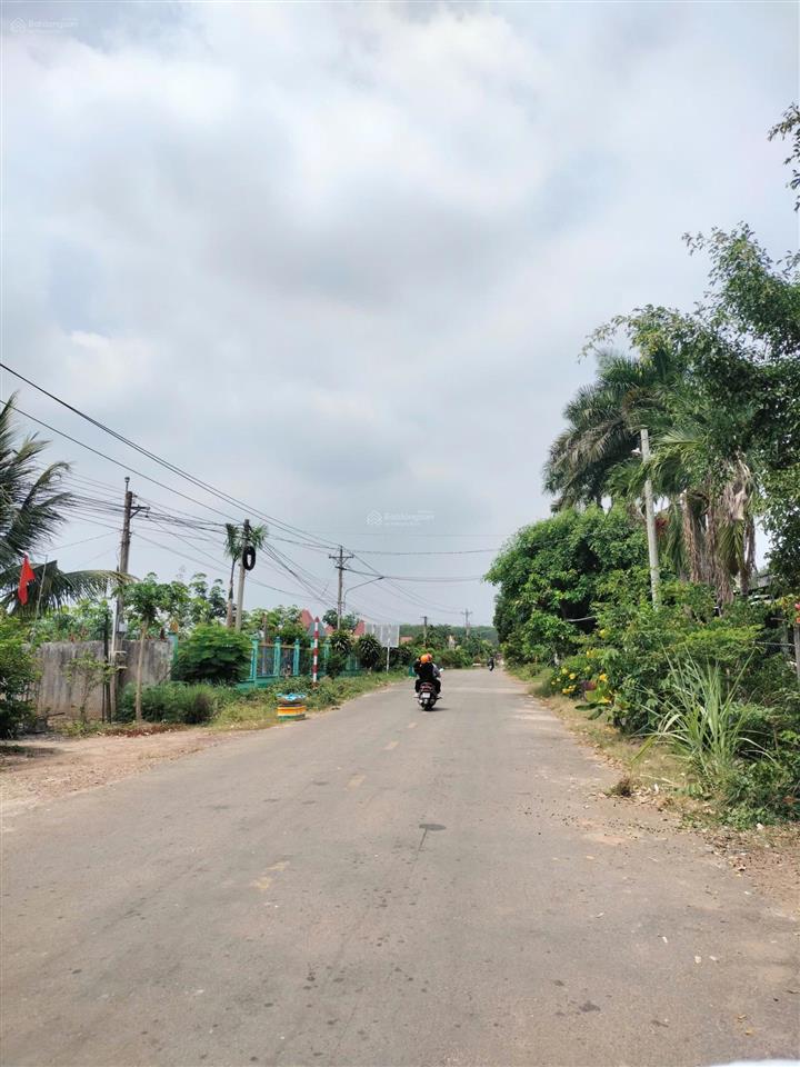 Sang rẻ lô đất 200m2 (100m2 thổ) đường vào 10m  cạnh ql14 và 2 kcn lớn  shr 175 triệu