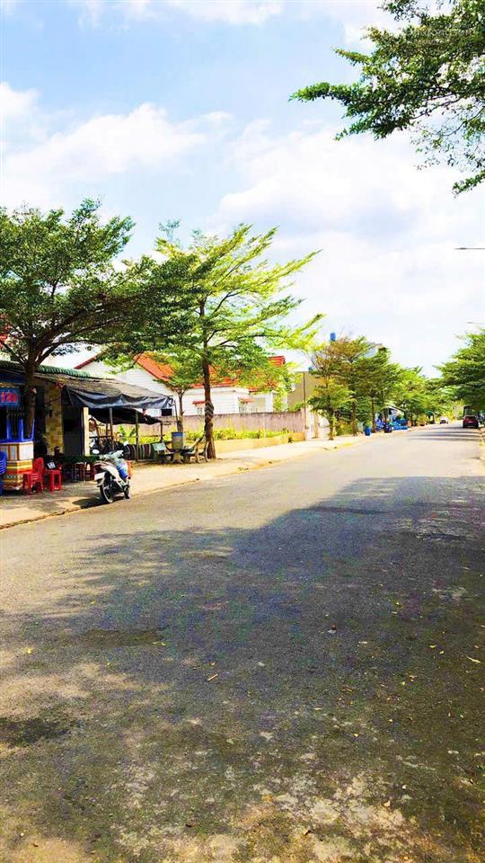 Tôi chính chủ cần tiền bán nhanh nền đất 130m2 kdc tân đô