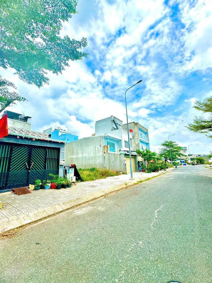 Tôi chính chủ cần tiền bán nhanh nền đất 130m2 kdc tân đô