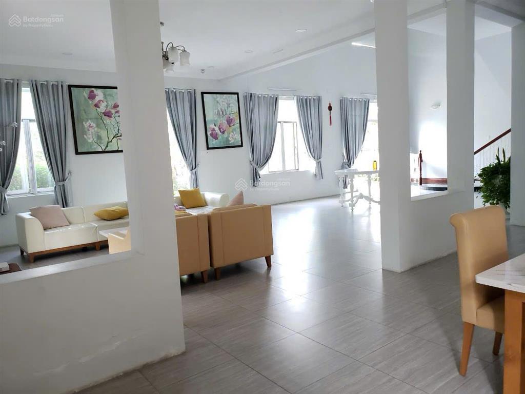 Cho thuê villa sân vườn compound quận 2  nhà sửa mới, không nội thất  giá 75 triệu/tháng