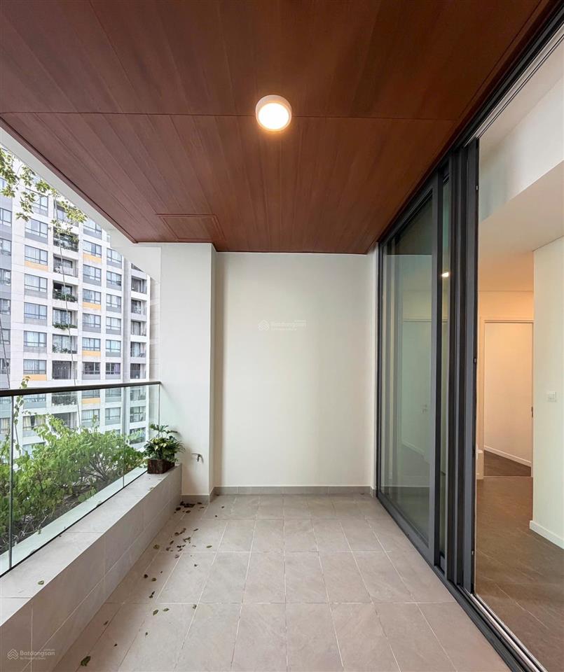 Cho thuê the berkley 2pn | 143m | ntcb | view city | 75 triệu/tháng bao gồm phí quản lý