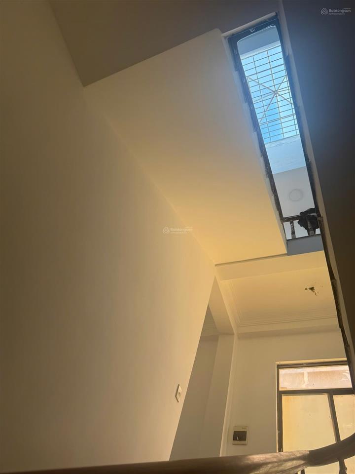 Bán gấp nhà 4 tầng (5x15.3m) đường hàn thuyên  hoà cường. mt kinh doanh.giá thiện chí đầu tư.