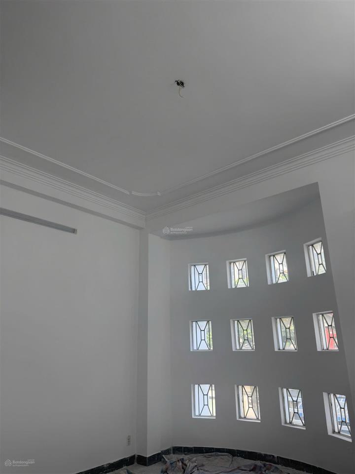 Bán gấp nhà 4 tầng (5x15.3m) đường hàn thuyên  hoà cường. mt kinh doanh.giá thiện chí đầu tư.