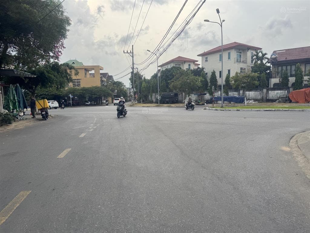 Bán gấp lô đấttặng nhà khu vương thừa vũ, sơn trà. tiềm năng sinh lời cao. giá thiện chí ra nhanh