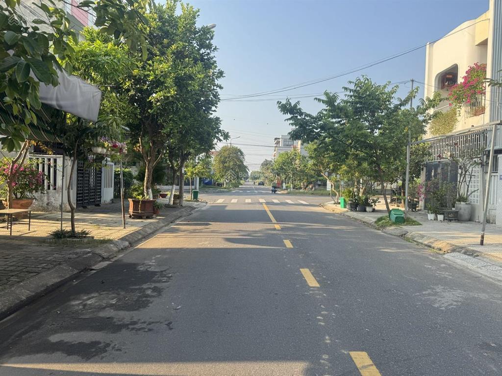 Bán gấp lô đất đẹp vuông vứt tại kdc nam cầu cẩm lệhoà xuân,đường 7.5m vỉa hè 4m giá đầu tư tốt.
