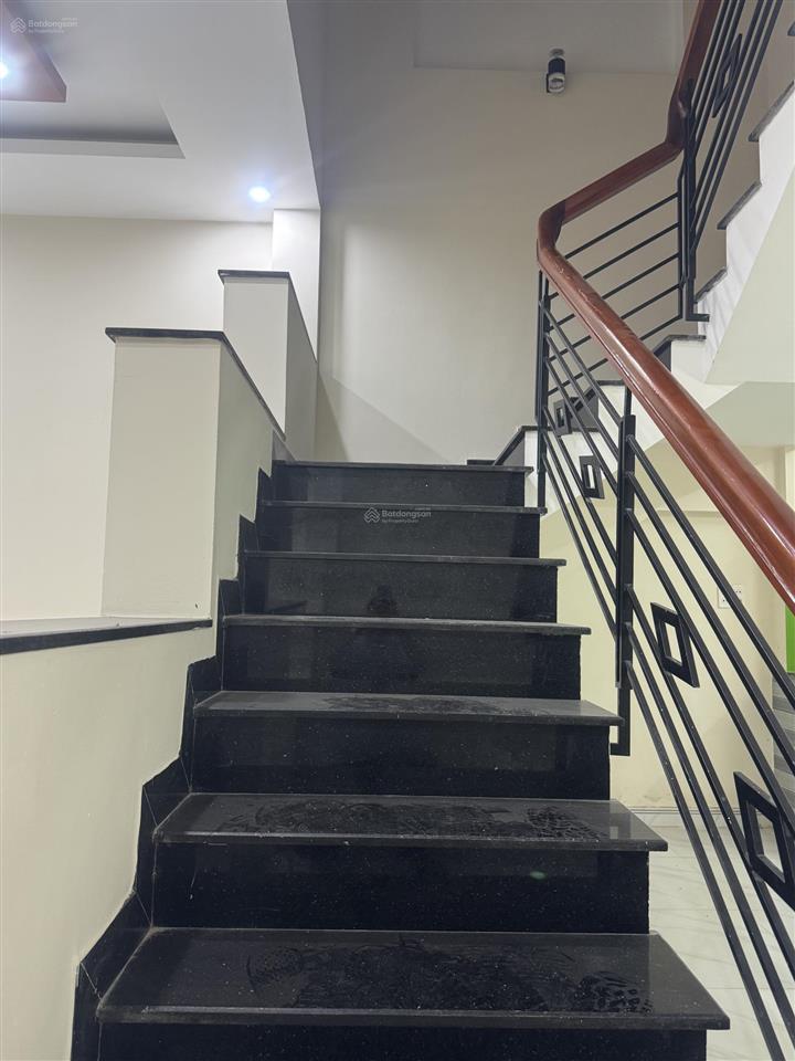 Hiếm! bán gấp nhà 2 tầng đẹp, đường 7.5 hè 4m tại hoà xuânđà nẵng.kdc sầm uất,giá tốt thị trường.