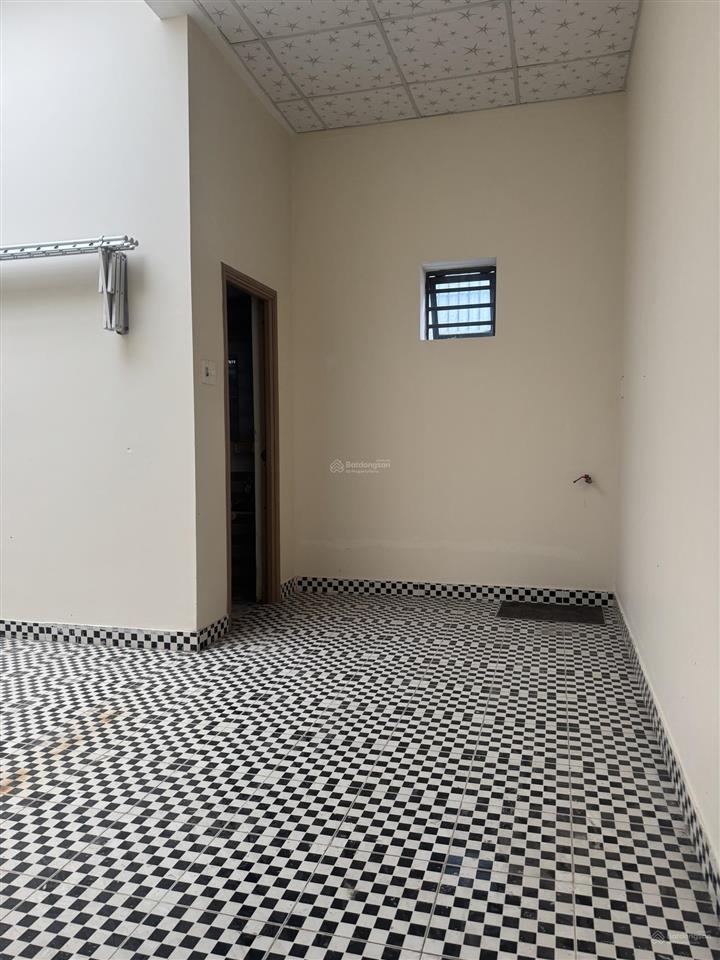 Hiếm! bán gấp nhà 2 tầng đẹp, đường 7.5 hè 4m tại hoà xuânđà nẵng.kdc sầm uất,giá tốt thị trường.