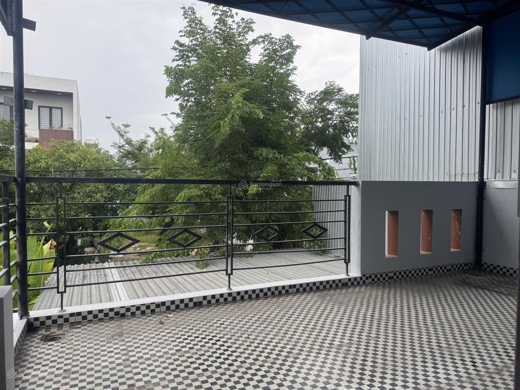Hiếm! bán gấp nhà 2 tầng đẹp, đường 7.5 hè 4m tại hoà xuânđà nẵng.kdc sầm uất,giá tốt thị trường.