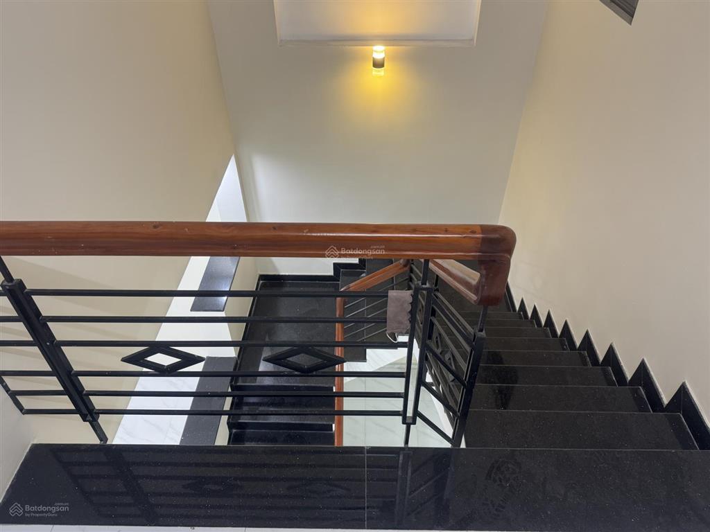 Hiếm! bán gấp nhà 2 tầng đẹp, đường 7.5 hè 4m tại hoà xuânđà nẵng.kdc sầm uất,giá tốt thị trường.