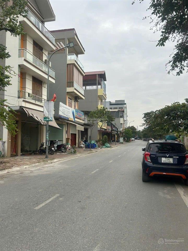 Đất trung tâm mỹ hào mặt tiền 8.43m sẵn nhà xưởng đang cho thuê.  0962 428 ***
