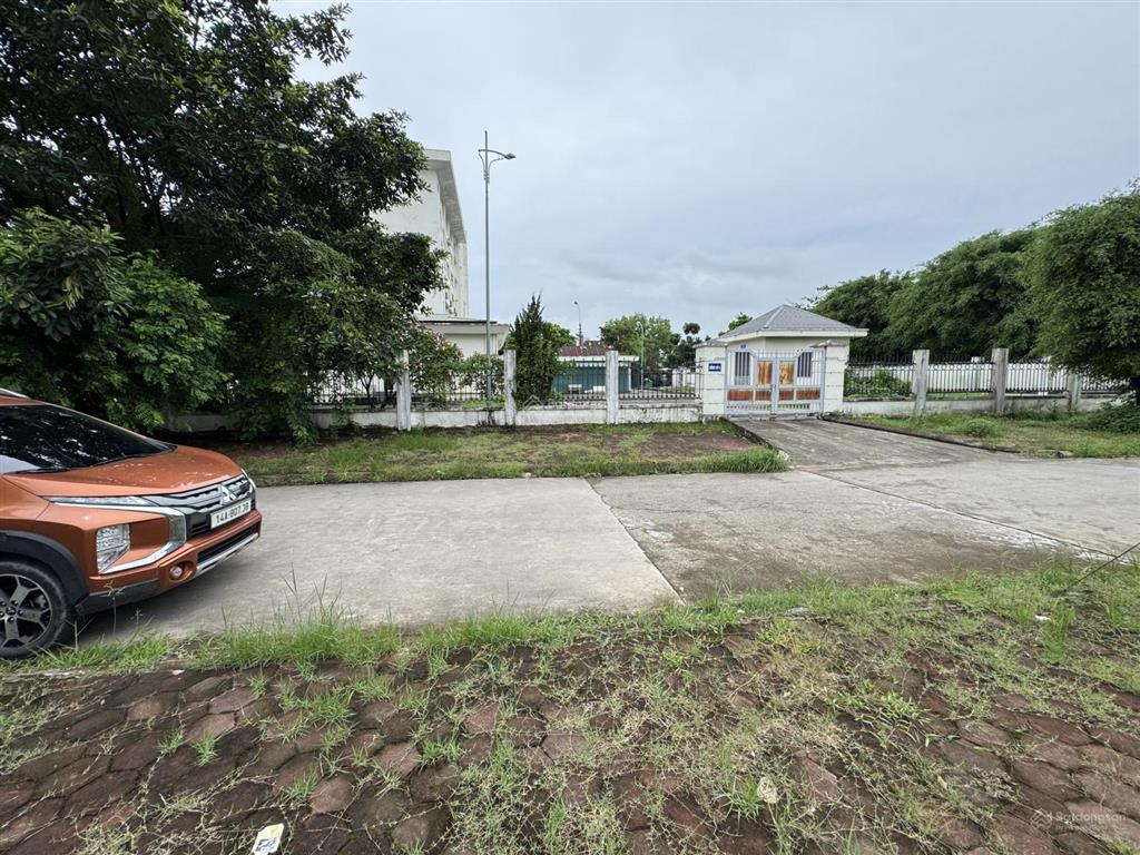 Bán đất tại quảng hà, quảng ninh gồm 7 sổ, mỗi sổ 100m2 tổng 700m2, gần chợ và bệnh viện