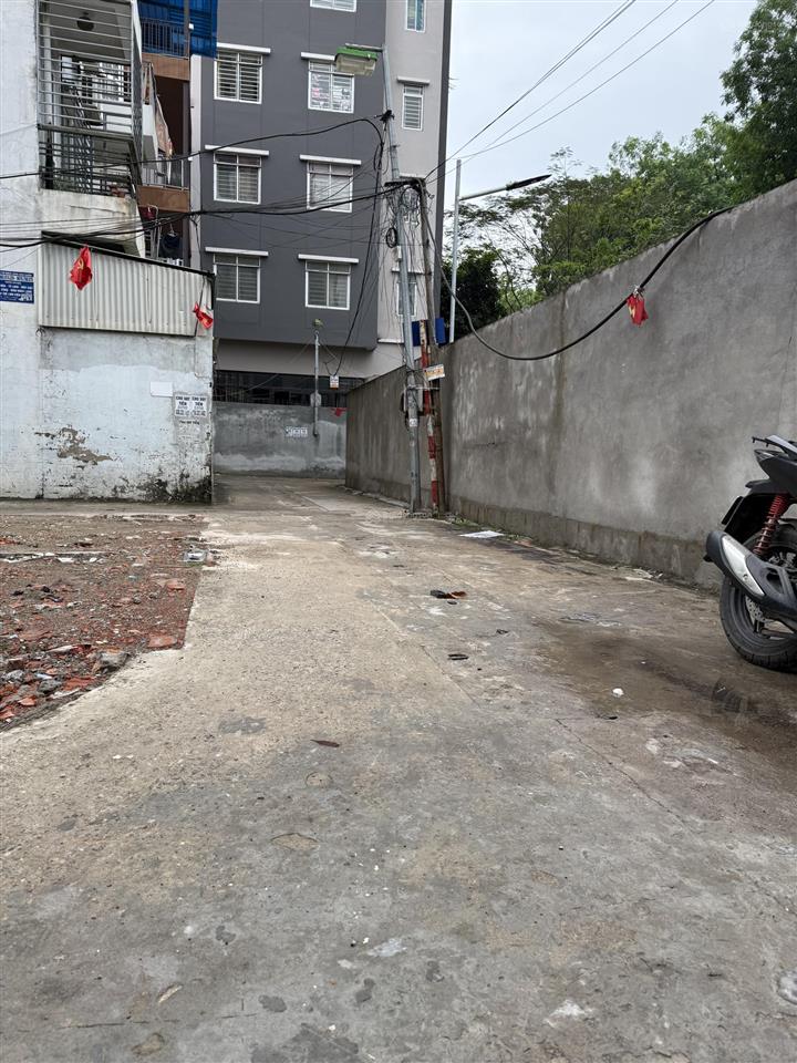Chính chủ bán đất tặng nhà 2 tầng ngõ 190 đại mỗ 120m ôtô vào nhà