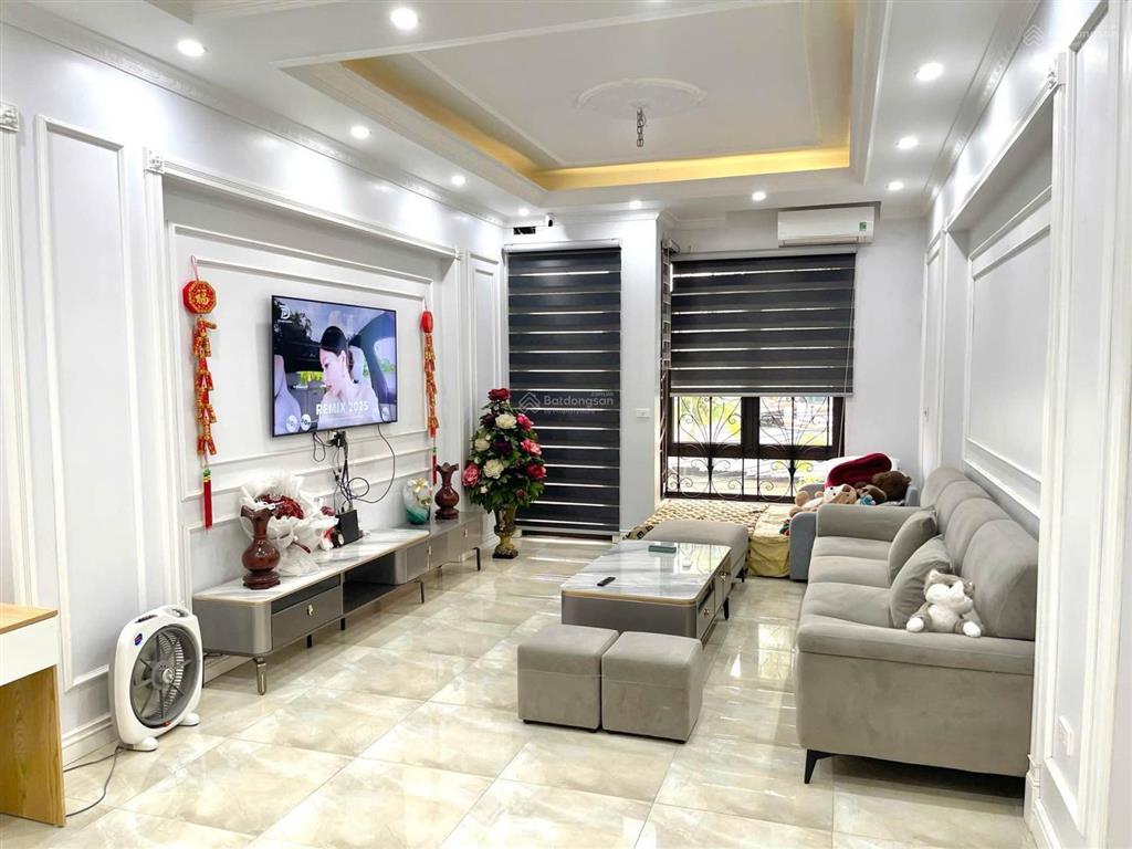 Bán gấp nhà mặt phố tiến thành 50m 6 tầng thang máy nhập kinh doanh sầm uất đỉnh 15.x tỷ