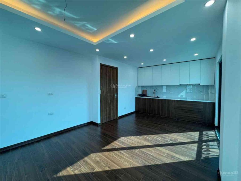 Siêu phẩm nhà mới đẹp lung linh 40 m 6 tầng thang máy xịn chưa tới 9 tỷ