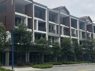 Cần bán căn nhà phố 1 trệt 3 lầu, ngay vòng xoay trung tâm thương mại wtc quốc tế