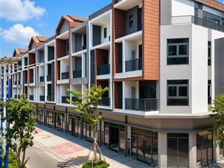 Cần ra gấp nhà phố 1 trệt 3 lầu, trả trước 30% nhận nhà vào ở ngay còn lại thanh toán đến năm 2031
