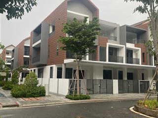 Chủ ngộp cần bán gấp nhà phố 3 tầng, thanh toán trước 2,5 tỷ nhận nhà, còn lại góp 5 năm