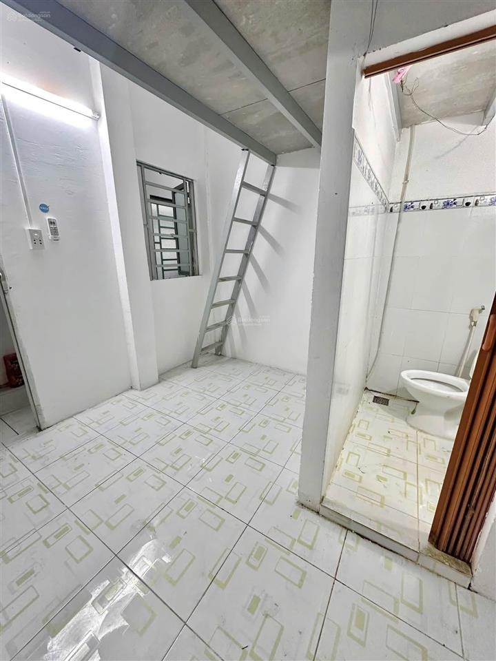 Cho thuê nhà trọ gác lửng, 1wc, 20m2, 2,5 triệu tại bùi văn ba, p tân thuận đông, q.7, tp.hcm